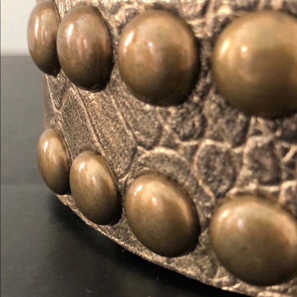 JEWELED BRASS STUDDED GOLD METALLIC LEATHER BELT - Picture 12 of 16